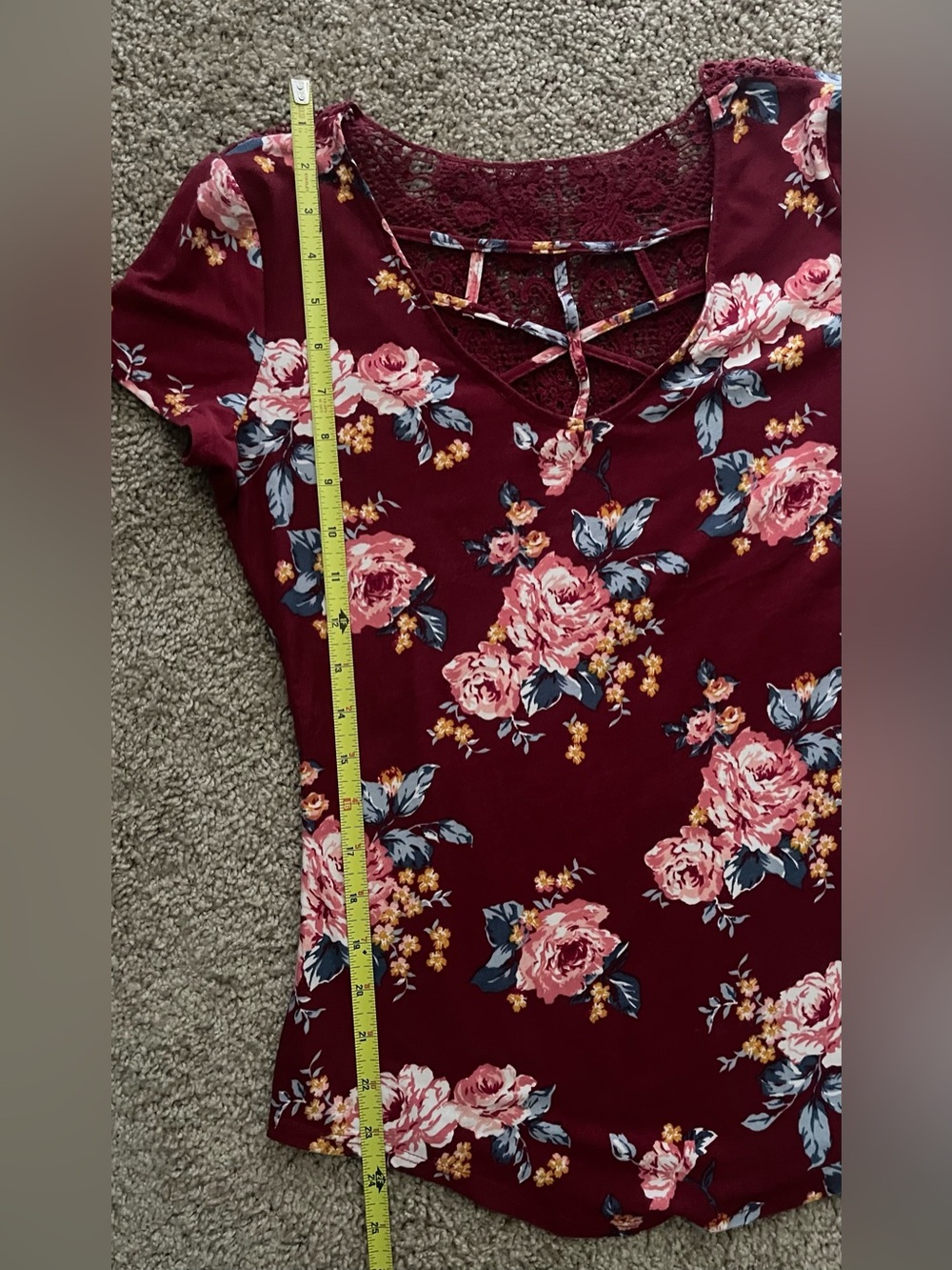 Burgundy Floral Crisscross Lace Back Top - Size Medium / Like New - Picture 4 of 5